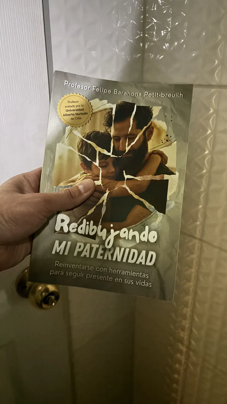 Portada de Redibujando mi Paternidad